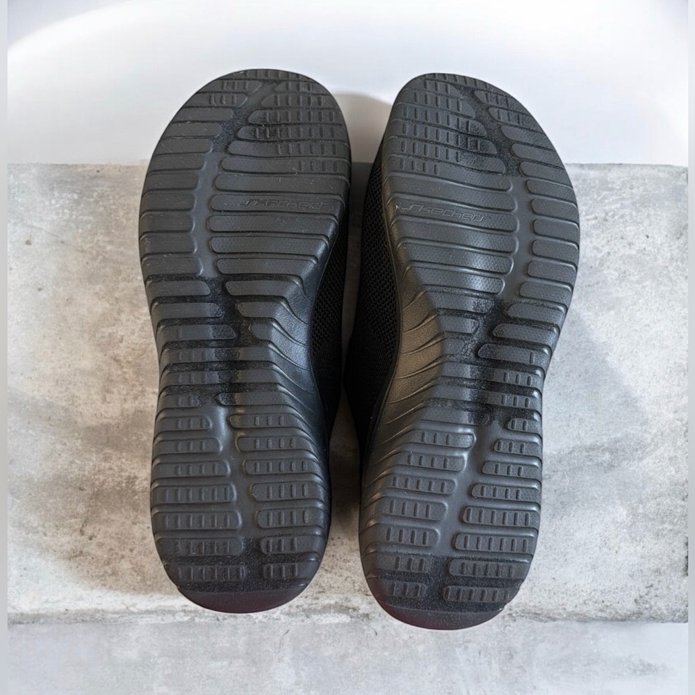 Skechers Black Sneakers – Memory Foam | Wide Fit - Picture 5 of 5